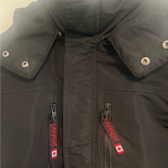 NWOT - Canada Goose Youth L (14/16) Black Puffer Jacket - Picture 14 of 16
